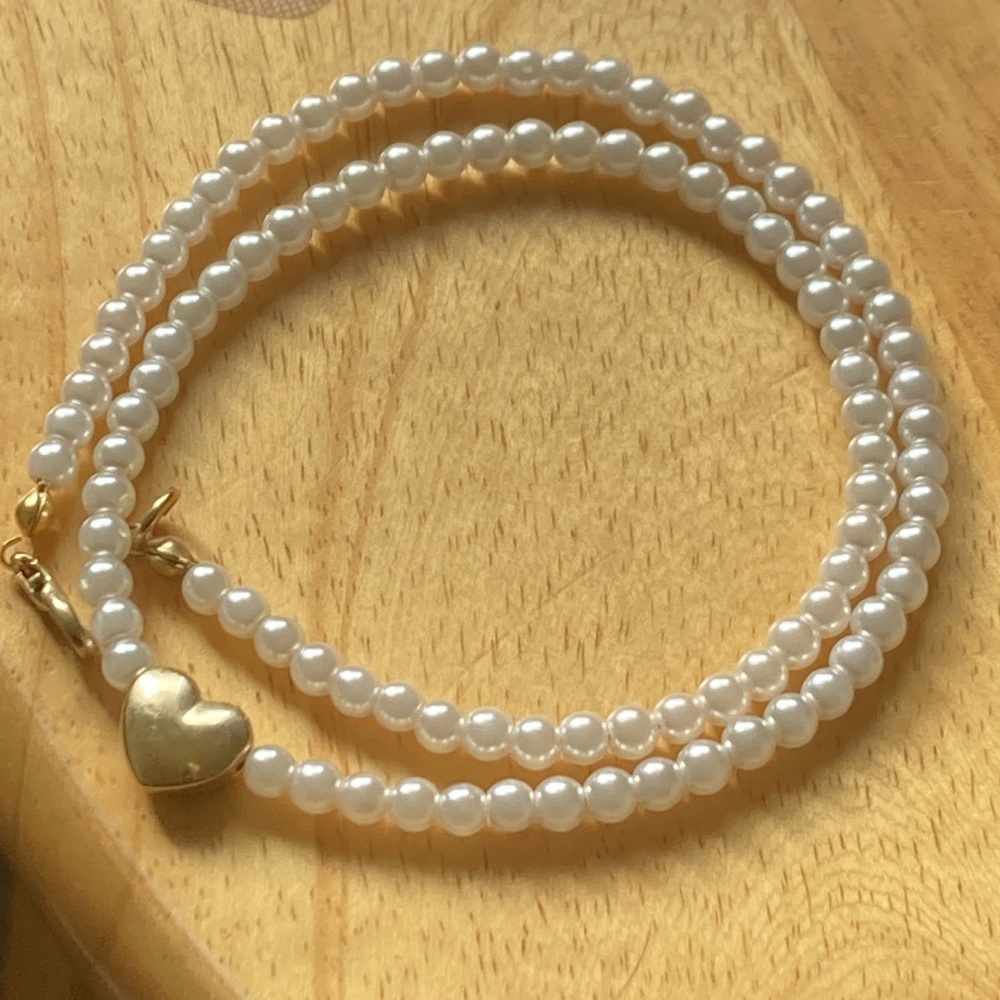 Gold heart pearl necklace